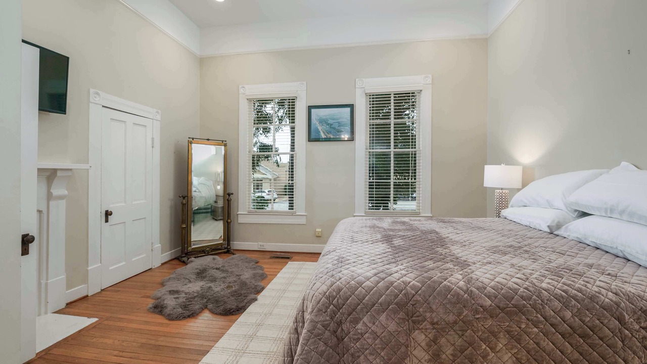 Photo of Bedroom in Northport