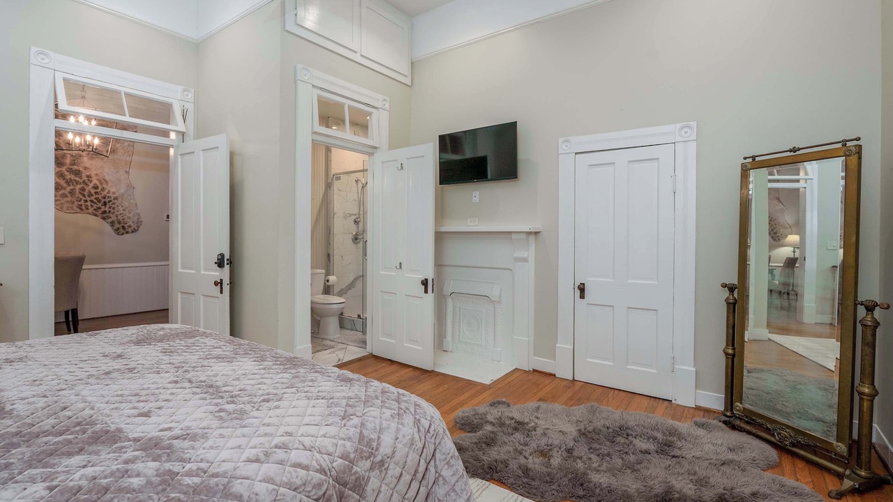 Photo of Bedroom in Northport