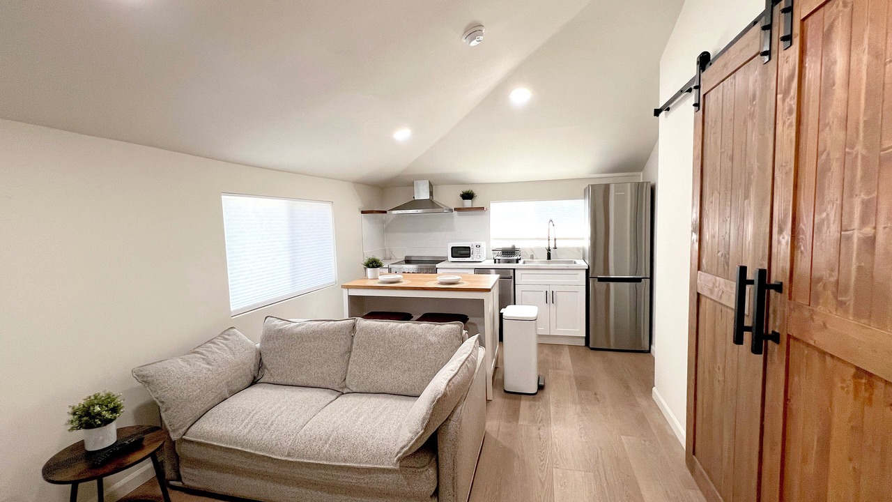 Photo of Livingroom in West Los Angeles