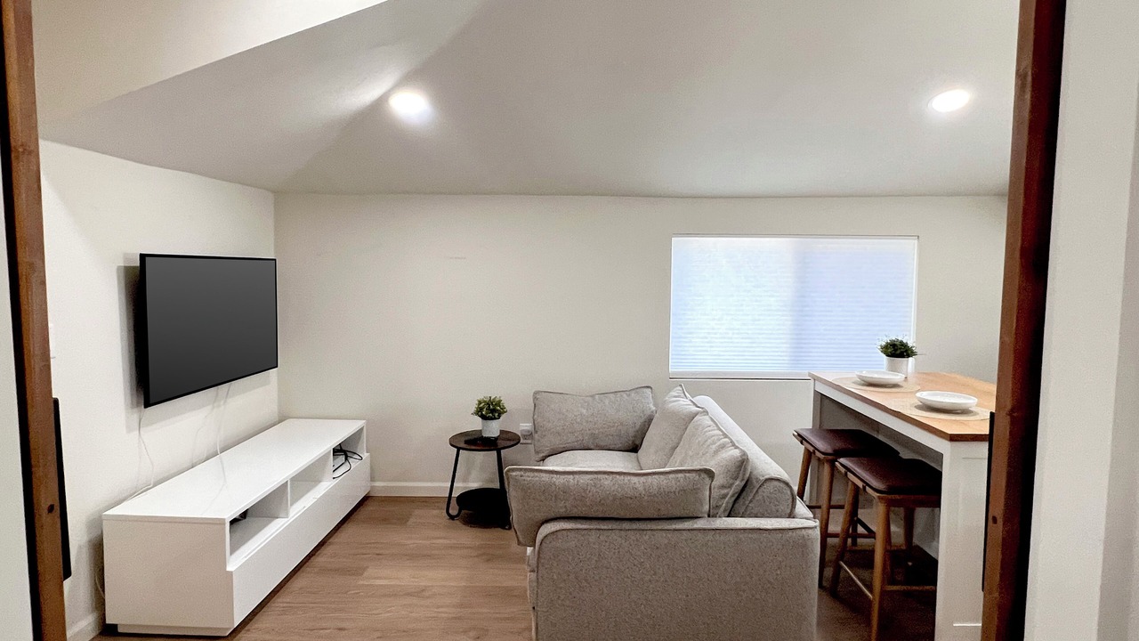 Photo of Livingroom in West Los Angeles