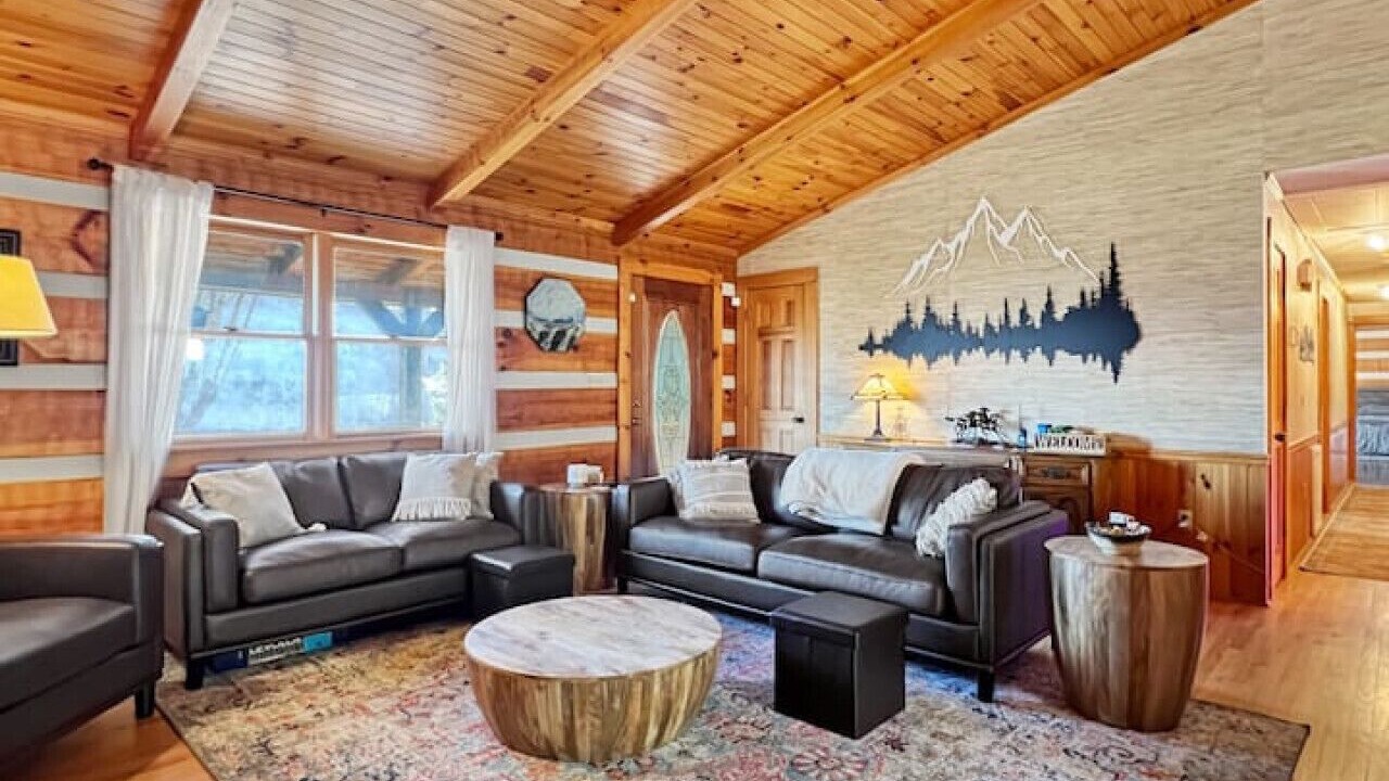 Photo of Livingroom in Wilkesboro