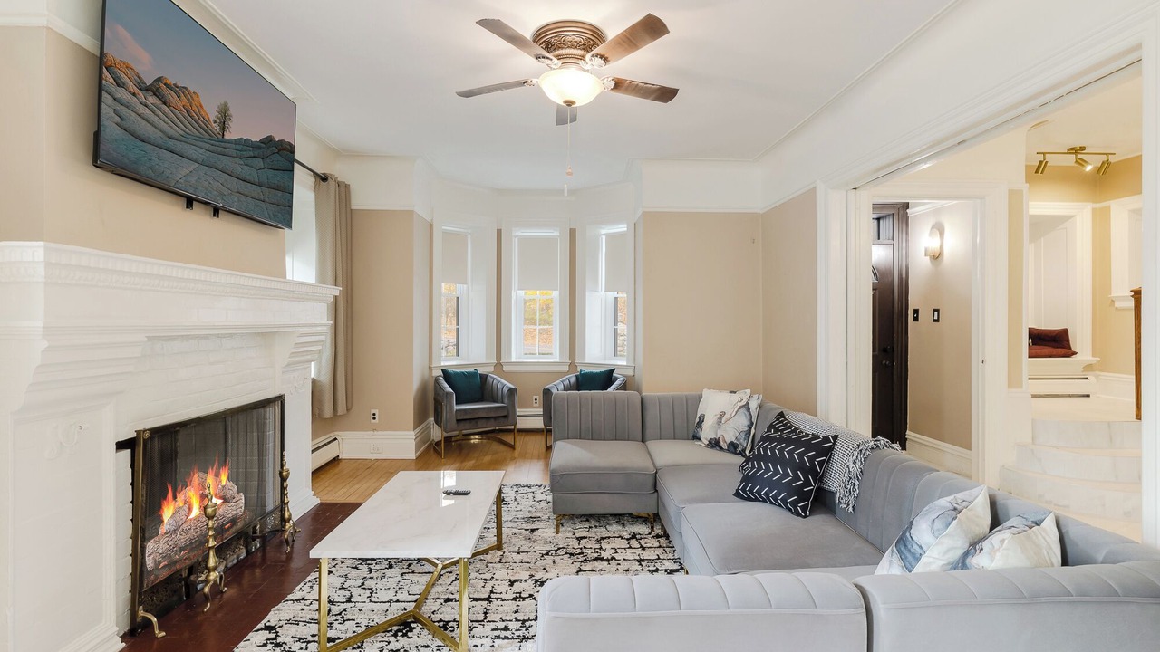 Photo of Livingroom in Montebello