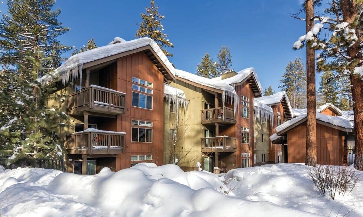 Photo of Outdoor in Round Hill Village