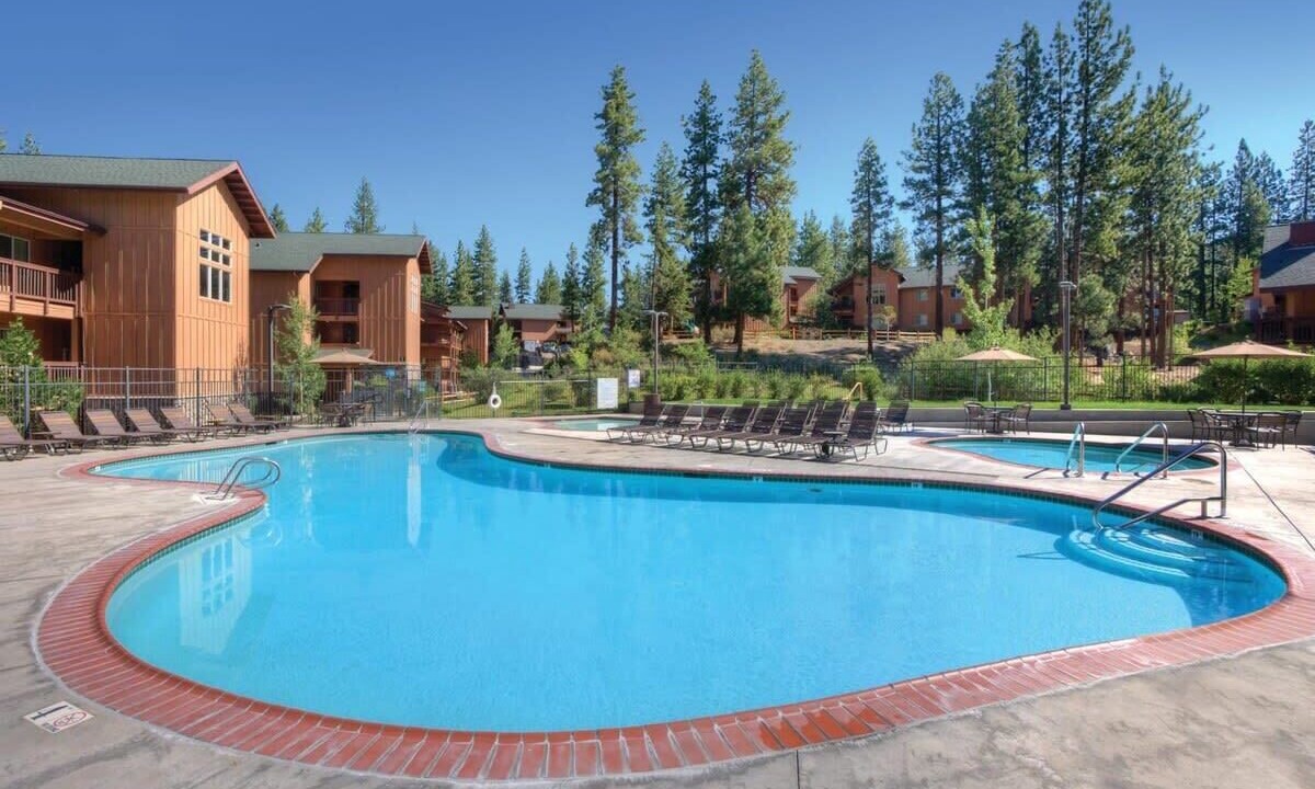 Photo of Outdoor in Round Hill Village