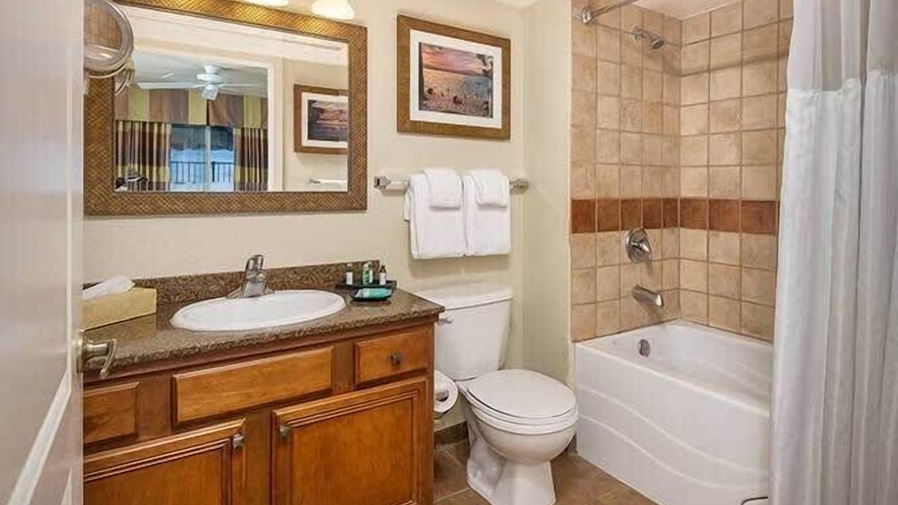 Photo of Bathroom in Round Hill Village