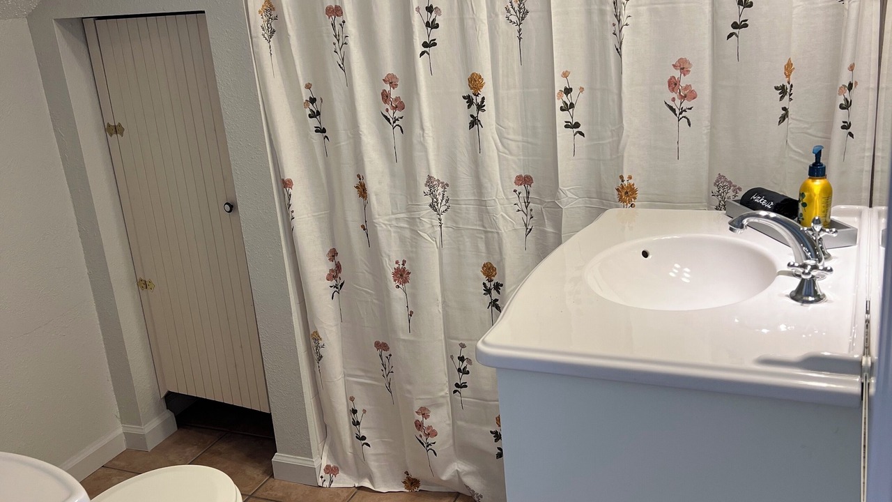 Photo of Bathroom in Oaks Corners