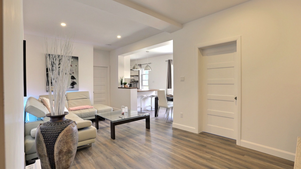 Photo of Livingroom in Desjardins