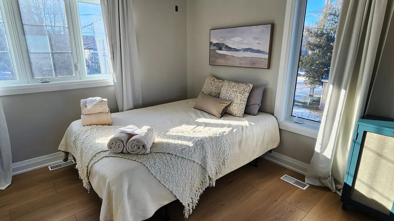 Photo of Bedroom in Alcona