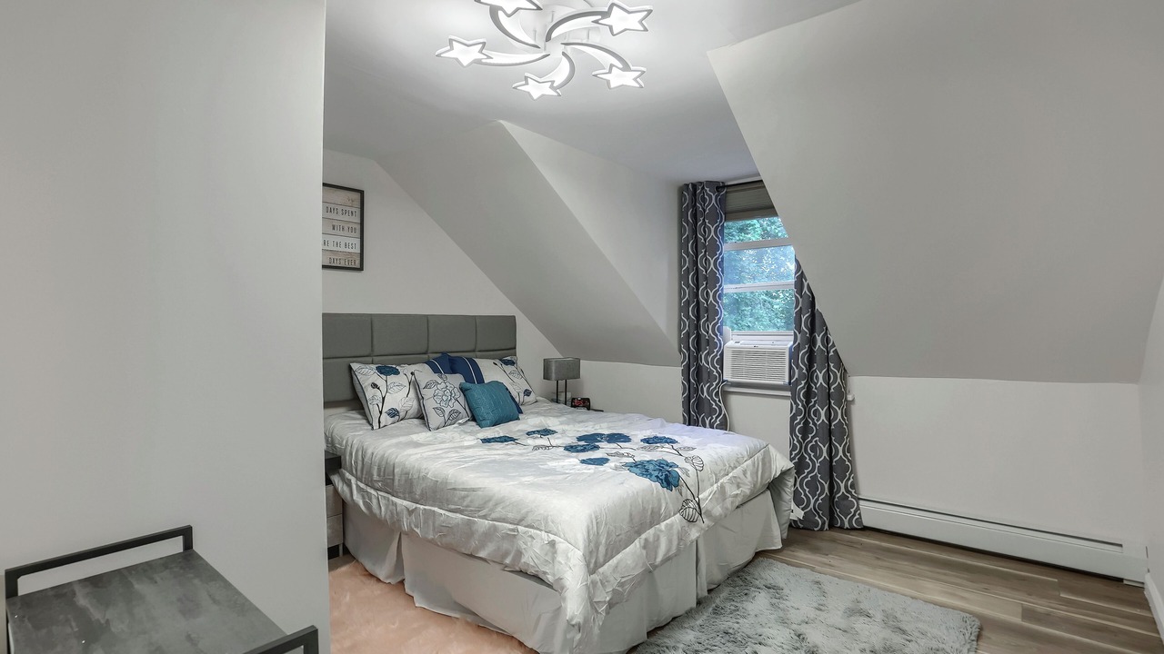 Photo of Bedroom in Middle Hope