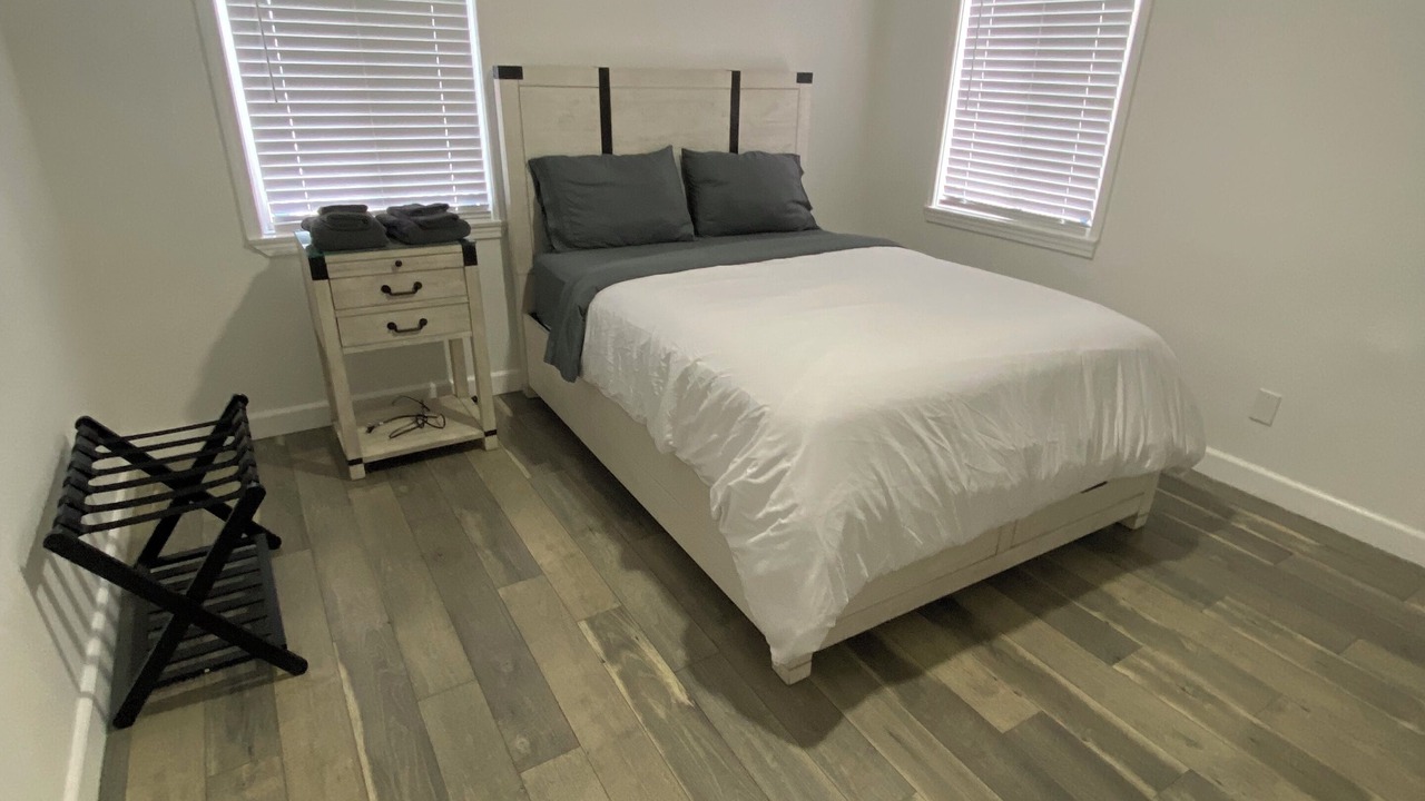 Photo of Bedroom in Midway City