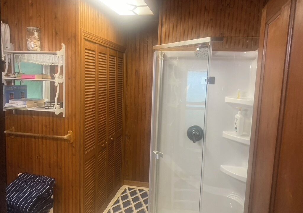 Photo of Bathroom in Angola on the Lake