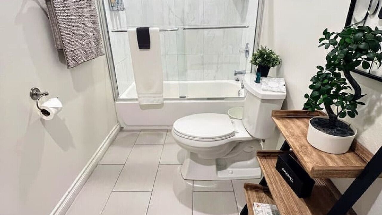 Photo of Bathroom in Los Angeles