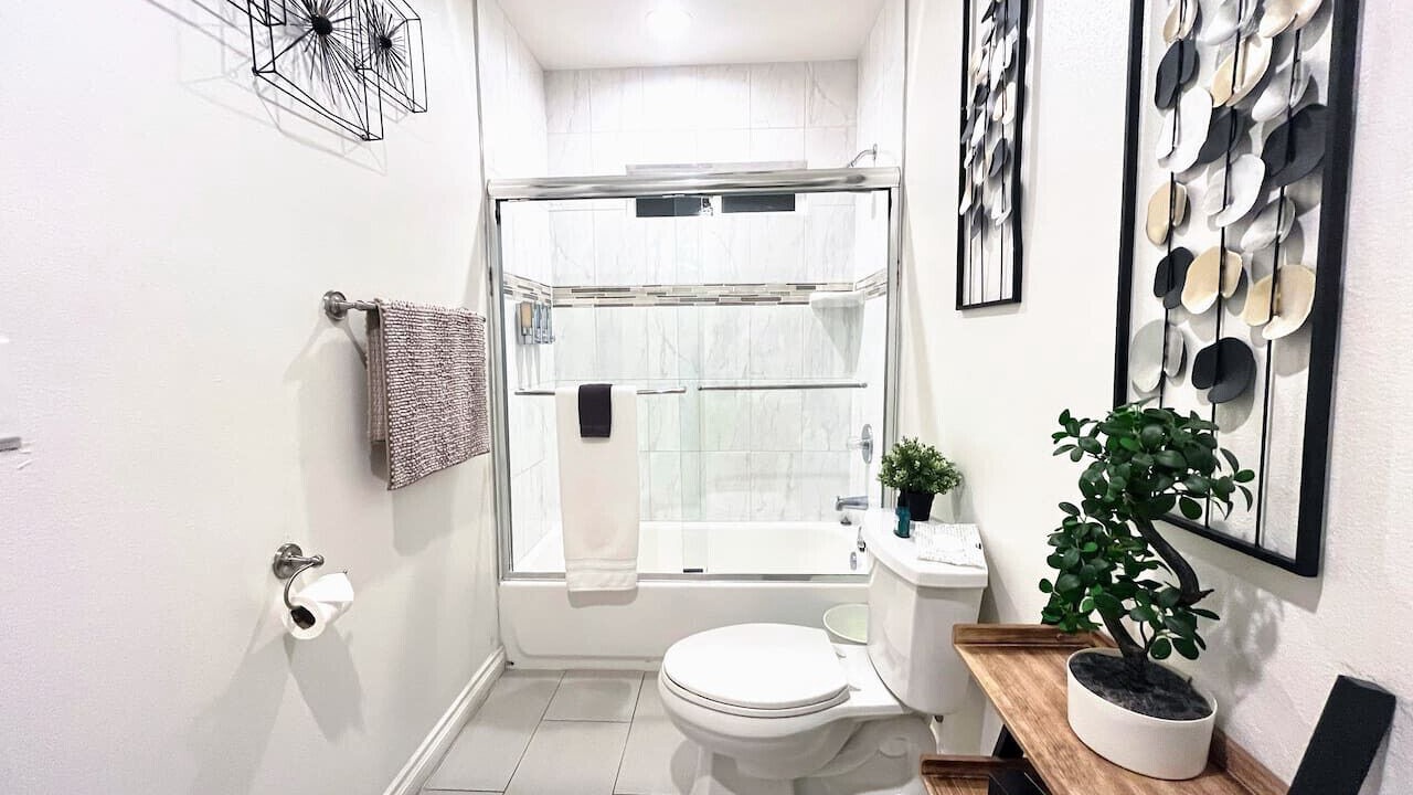 Photo of Bathroom in Los Angeles