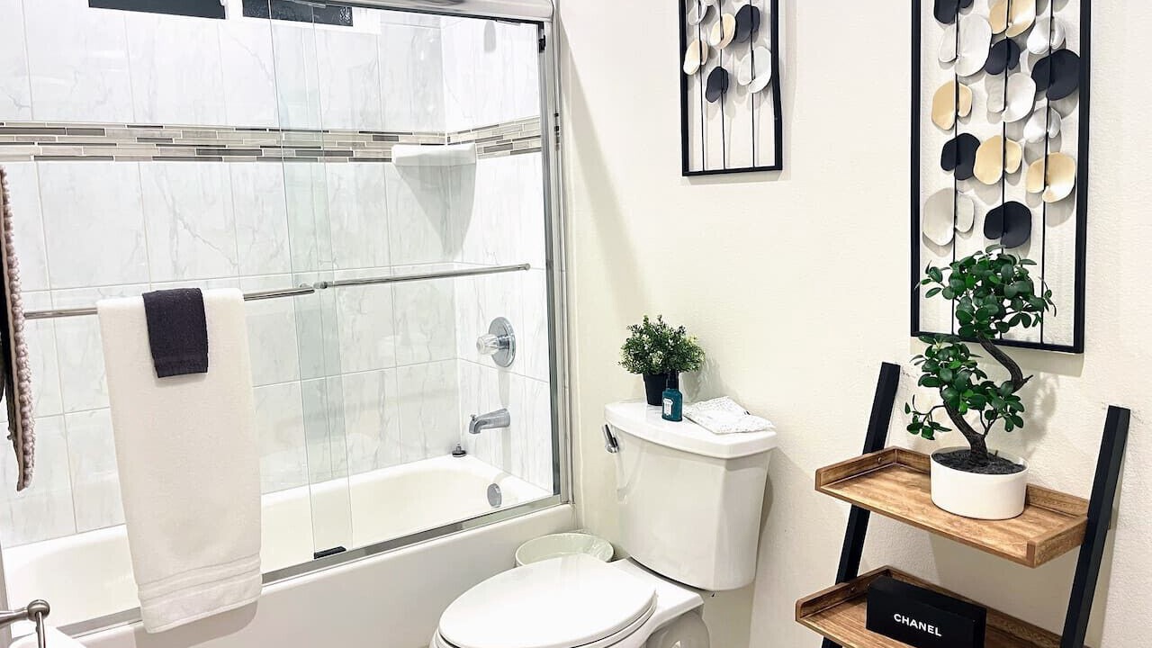 Photo of Bathroom in Los Angeles