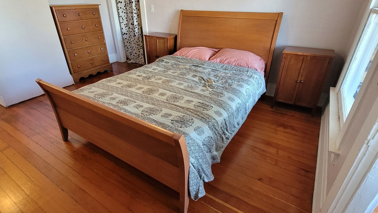 Photo of Bedroom in Southwest Berkeley