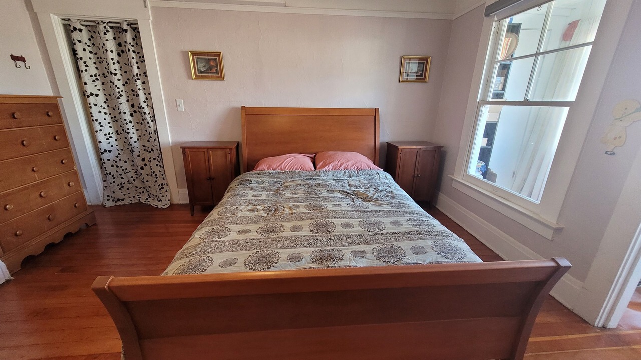 Photo of Bedroom in Southwest Berkeley