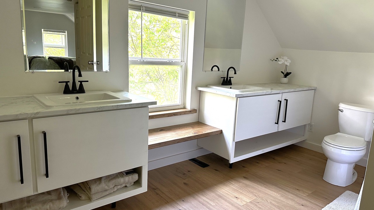 Photo of Bathroom in Batavia