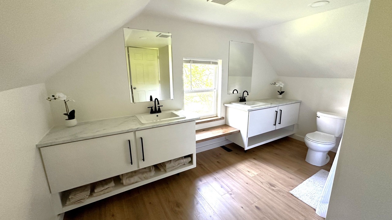 Photo of Bathroom in Batavia