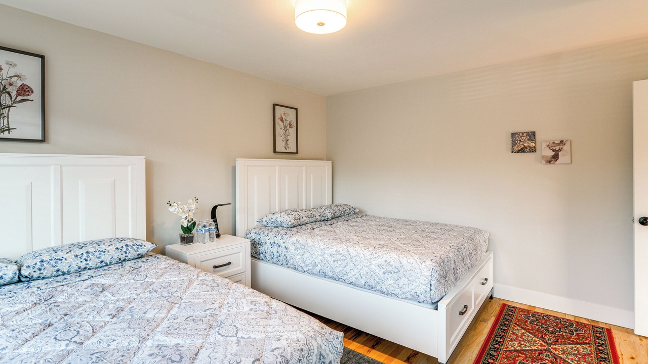 Photo of Bedroom in Del Rey Oaks