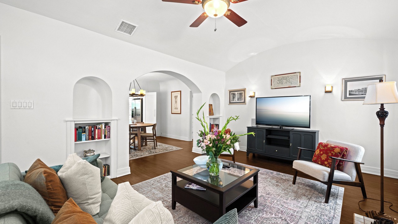 Photo of Livingroom in Melrose
