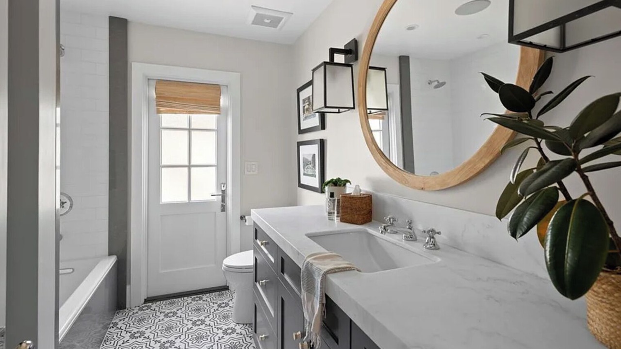 Photo of Bathroom in Mariners