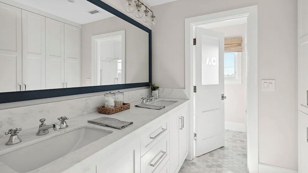 Photo of Bathroom in Mariners