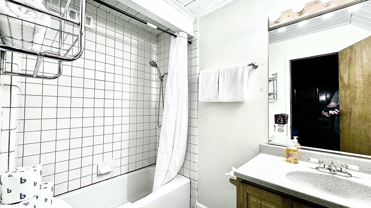 Photo of Bathroom in Whispering Forest