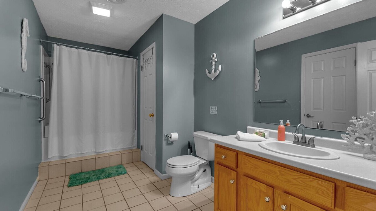 Photo of Bathroom in Geneseo