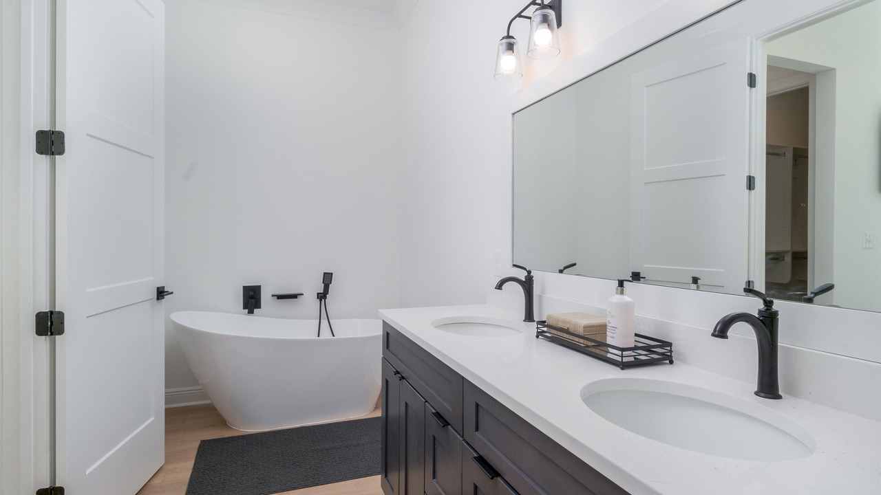 Photo of Bathroom in Tuscaloosa