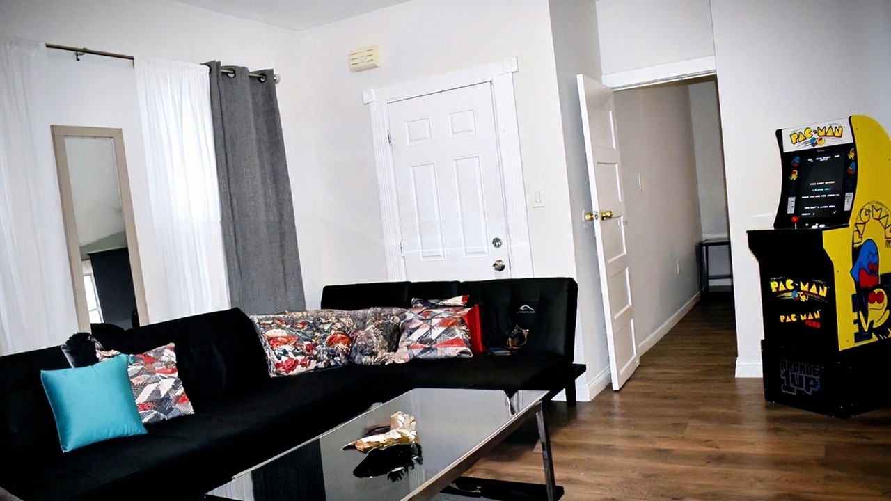 Photo of Livingroom in Elizabeth
