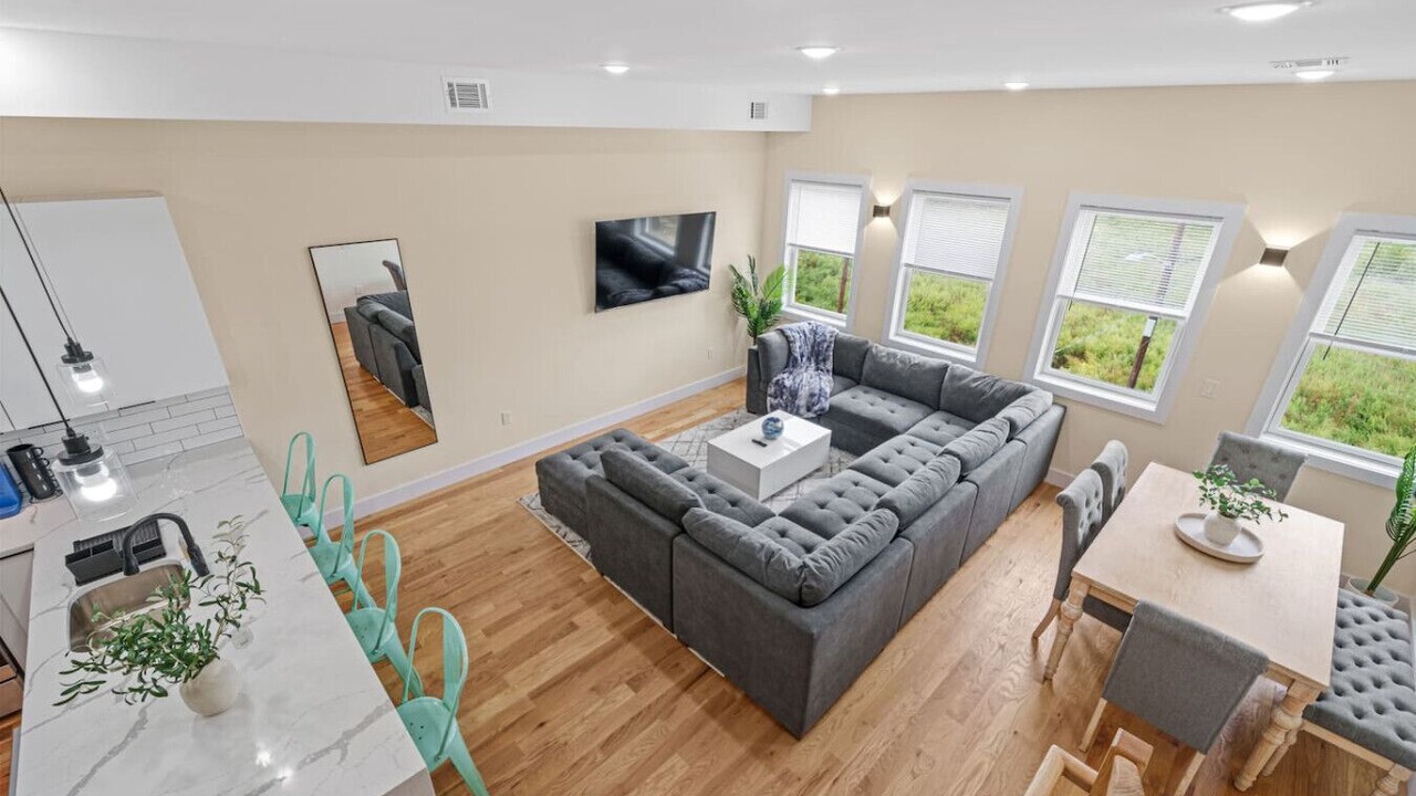 Photo of Livingroom in Communipaw