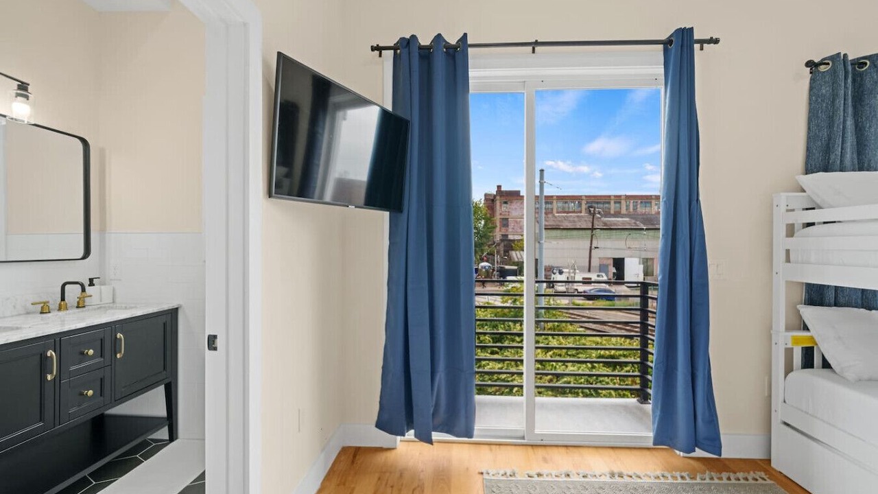 Photo of Bedroom in Communipaw