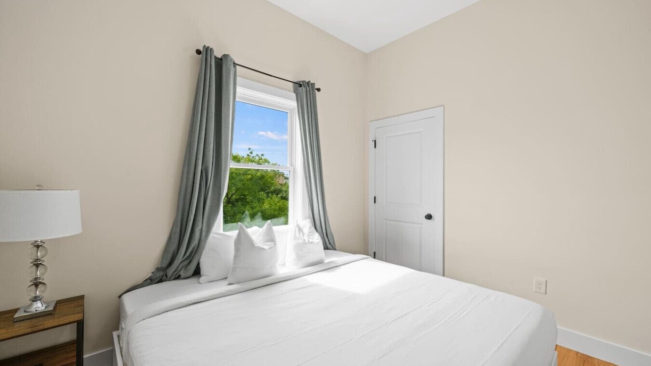 Photo of Bedroom in Communipaw