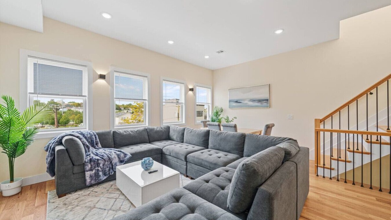 Photo of Livingroom in Communipaw