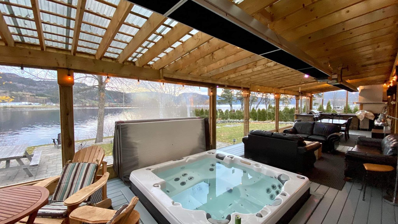 Photo of Patio Balcony in L'Anse-Saint-Jean