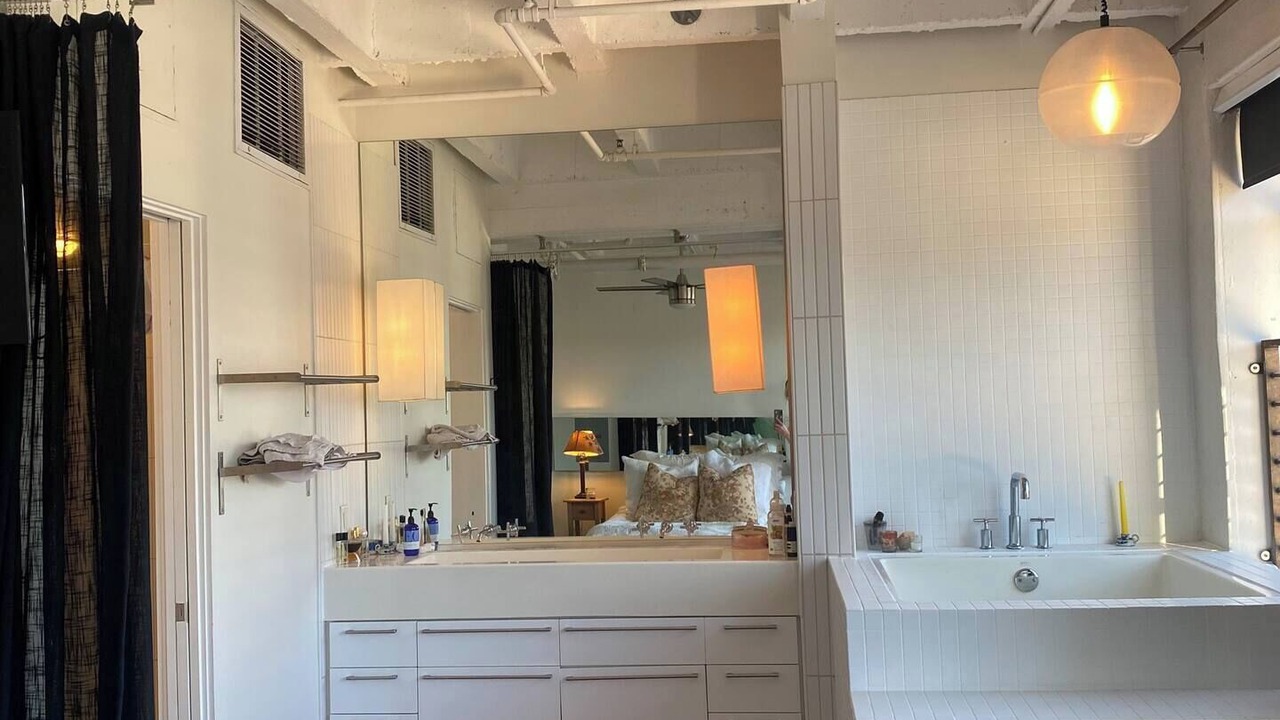 Photo of Bathroom in Hollywood