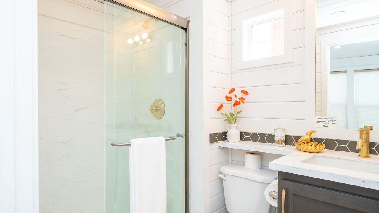 Photo of Bathroom in Parker Strip