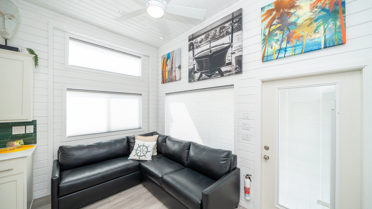 Photo of Livingroom in Earp