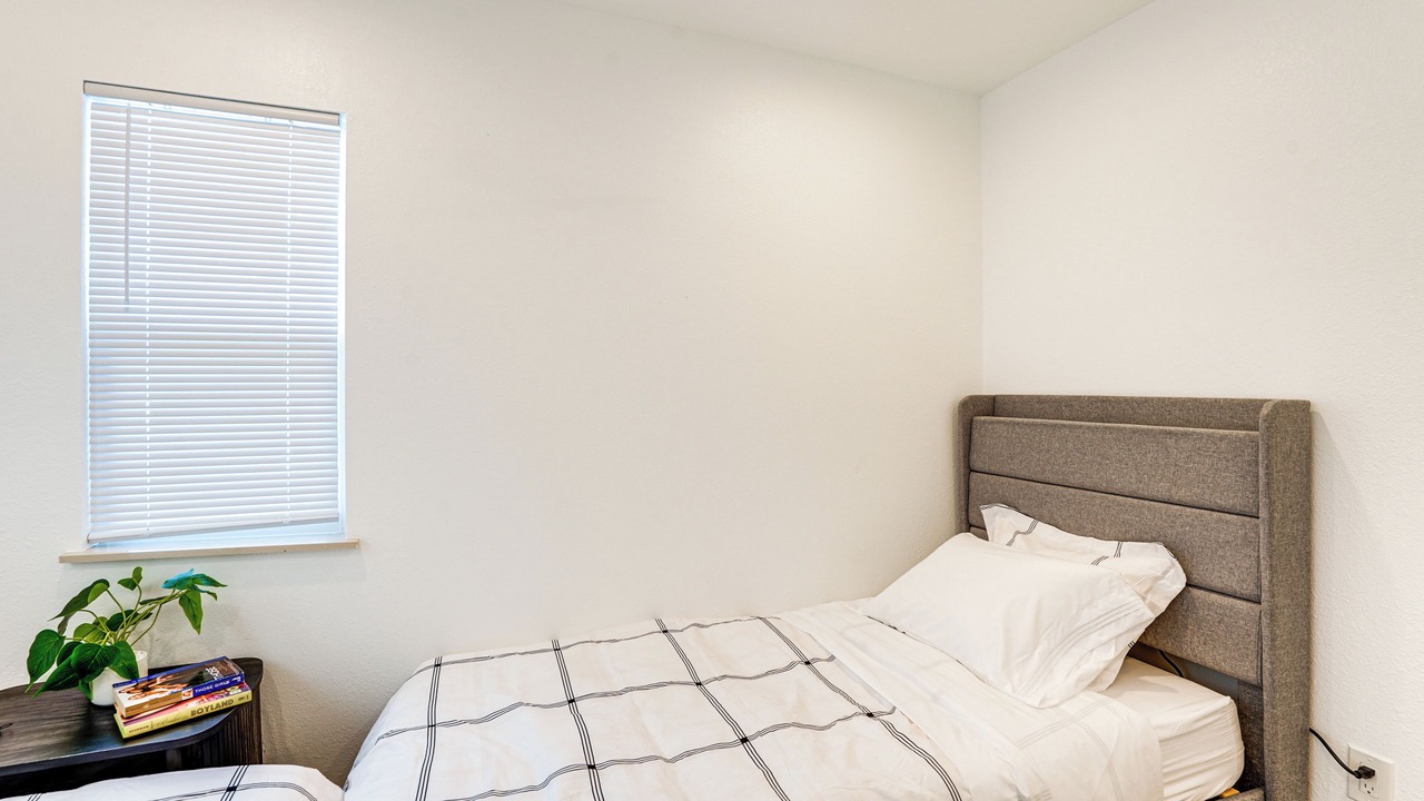 Photo of Bedroom in West Alameda
