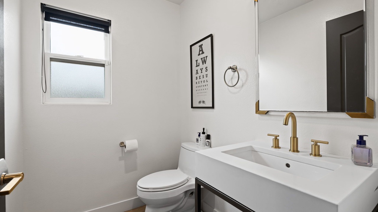 Photo of Bathroom in East Side Costa Mesa