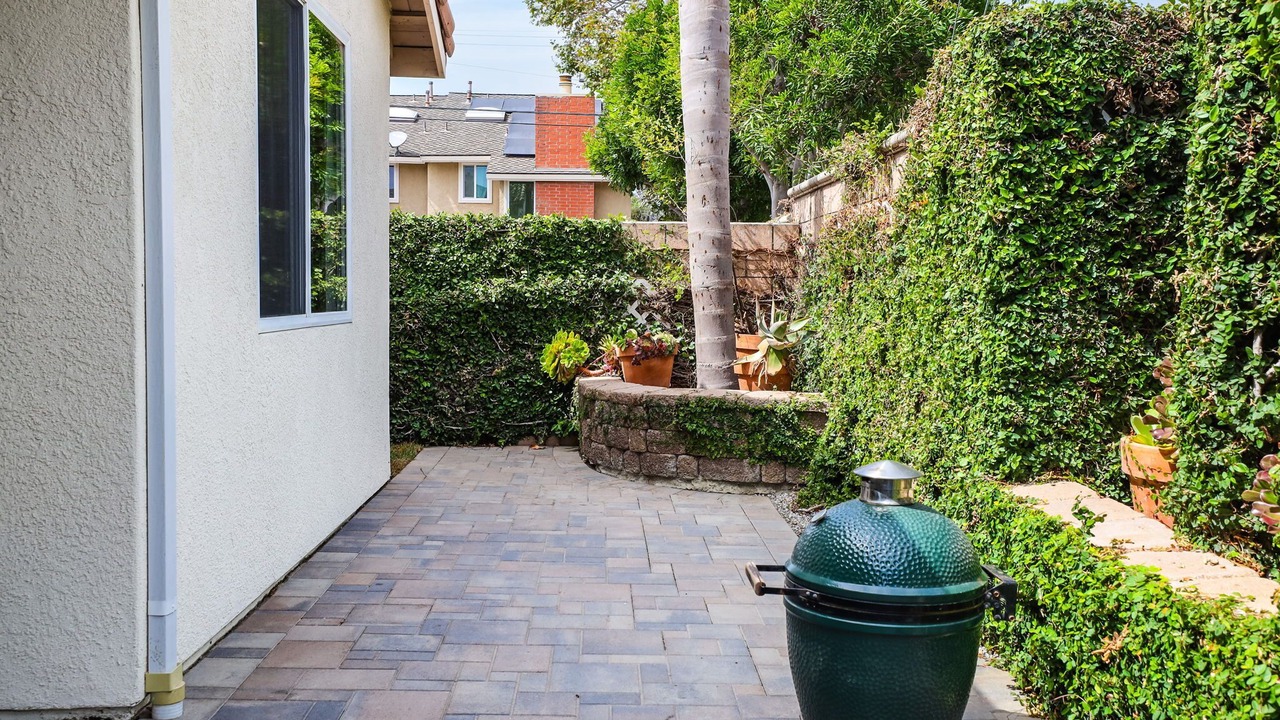 Photo of Patio Balcony in East Side Costa Mesa