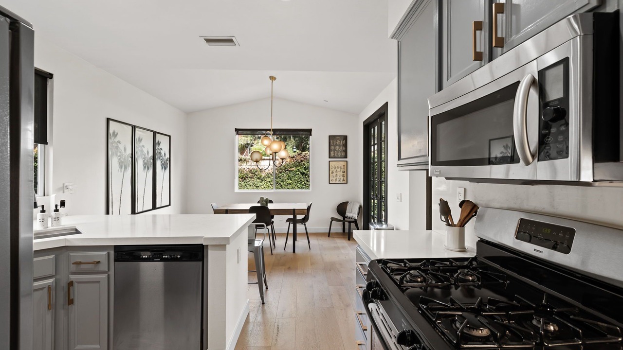 Photo of Kitchen in East Side Costa Mesa