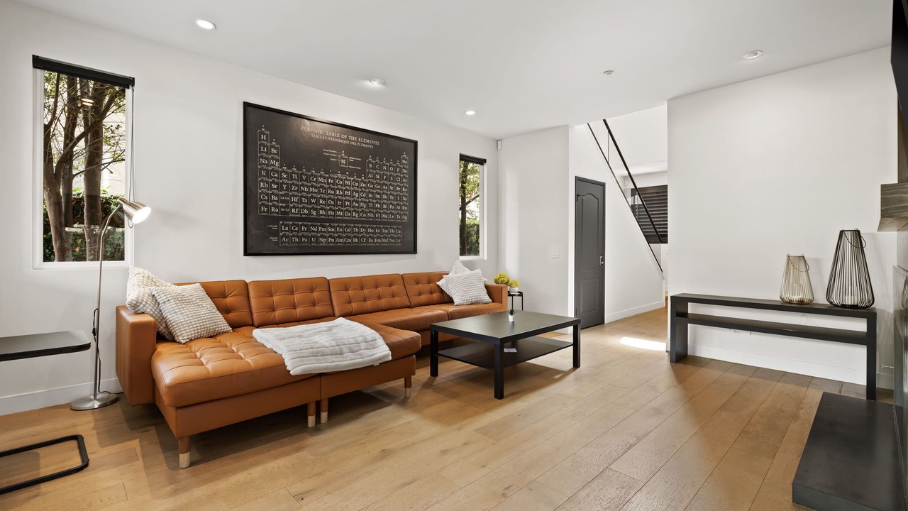 Photo of Livingroom in East Side Costa Mesa