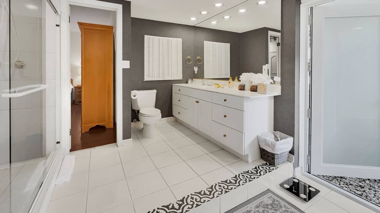 Photo of Bathroom in Barrier Island
