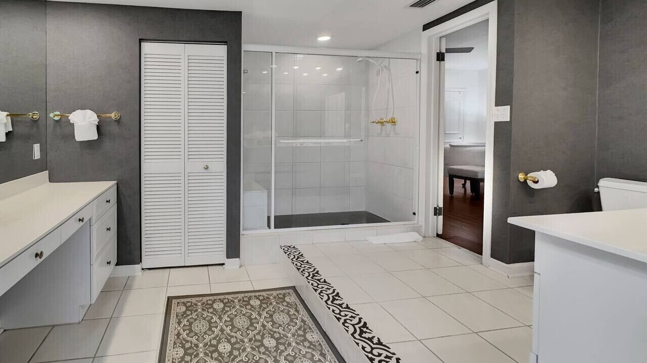 Photo of Bathroom in Barrier Island