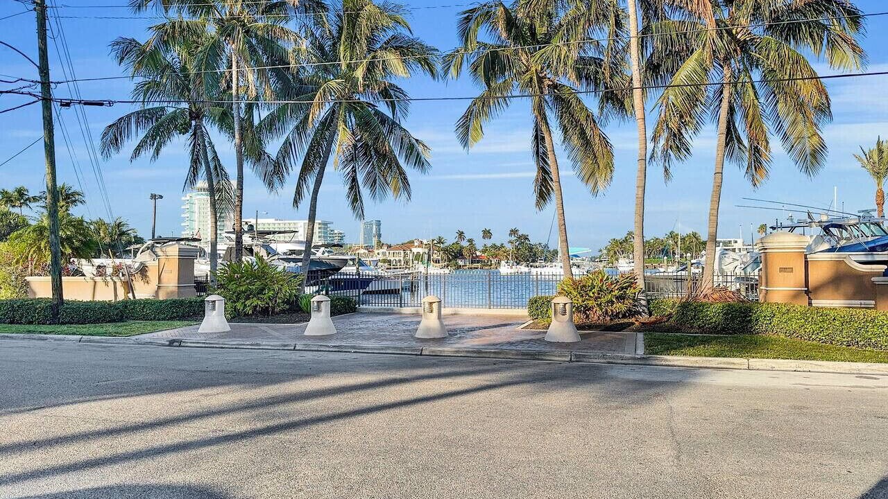 Photo of Others in Barrier Island