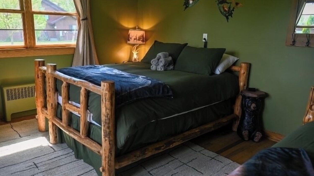 Photo of Bedroom in Conneaut