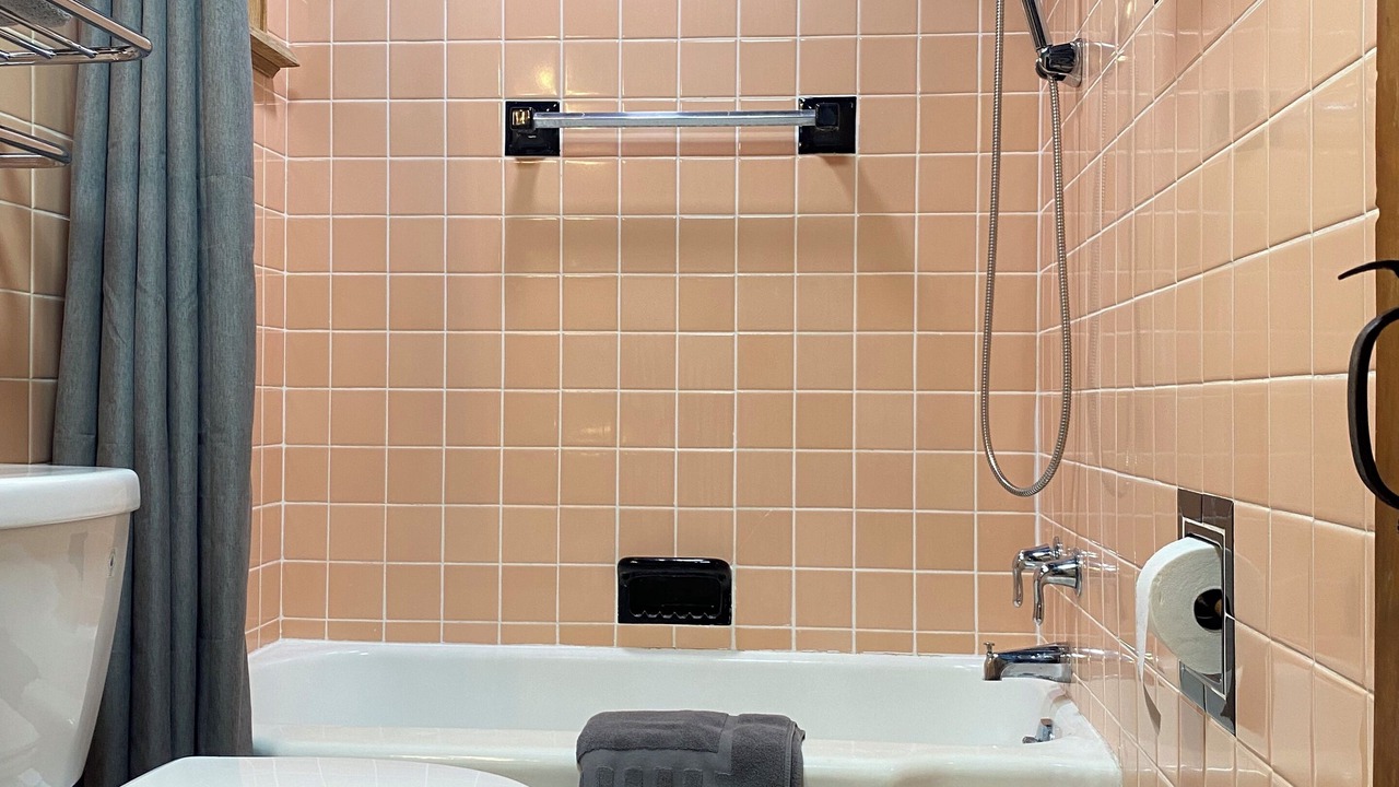 Photo of Bathroom in Conneaut