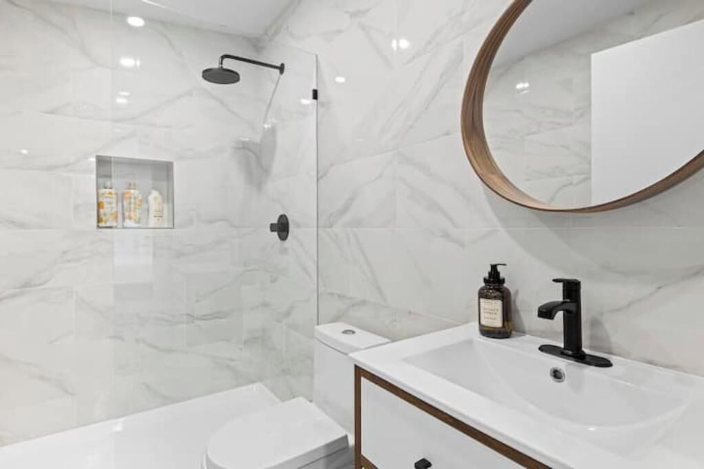 Photo of Bathroom in Los Angeles