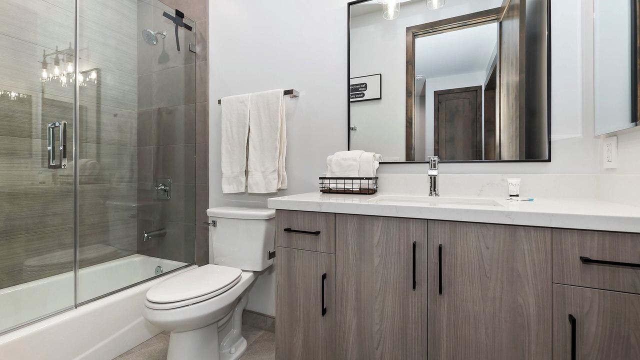 Photo of Bathroom in Summit Estates